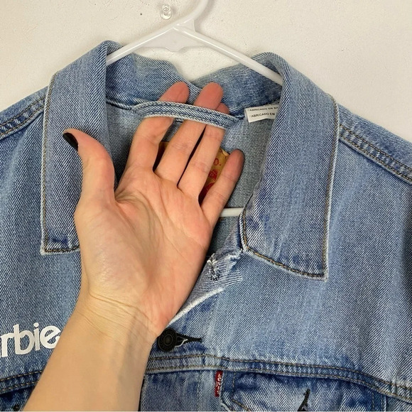 Levis Barbie Denim Boyfriend Trucker Jean Jacket Womens Large Blue Pink Core - Picture 12 of 16